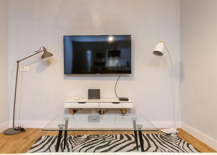 Old Con Vistas A La Ria *